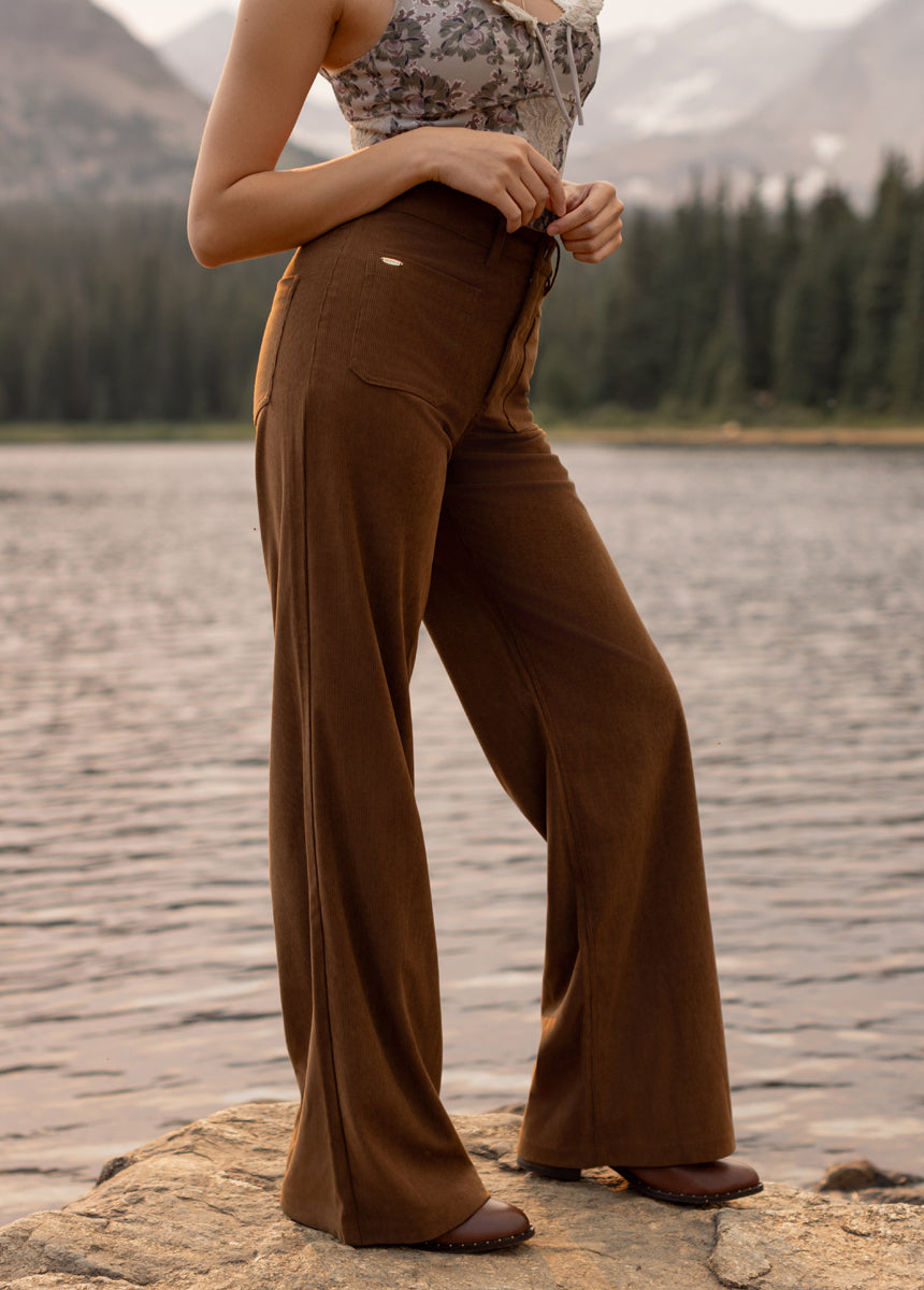Avina Pants in Nutmeg