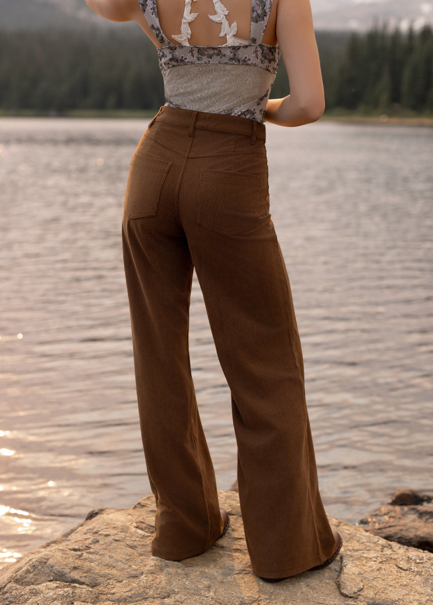 Avina Pants in Nutmeg