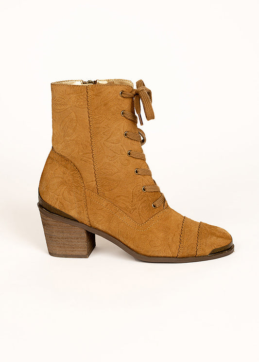 Bonnie Boot in Pecan