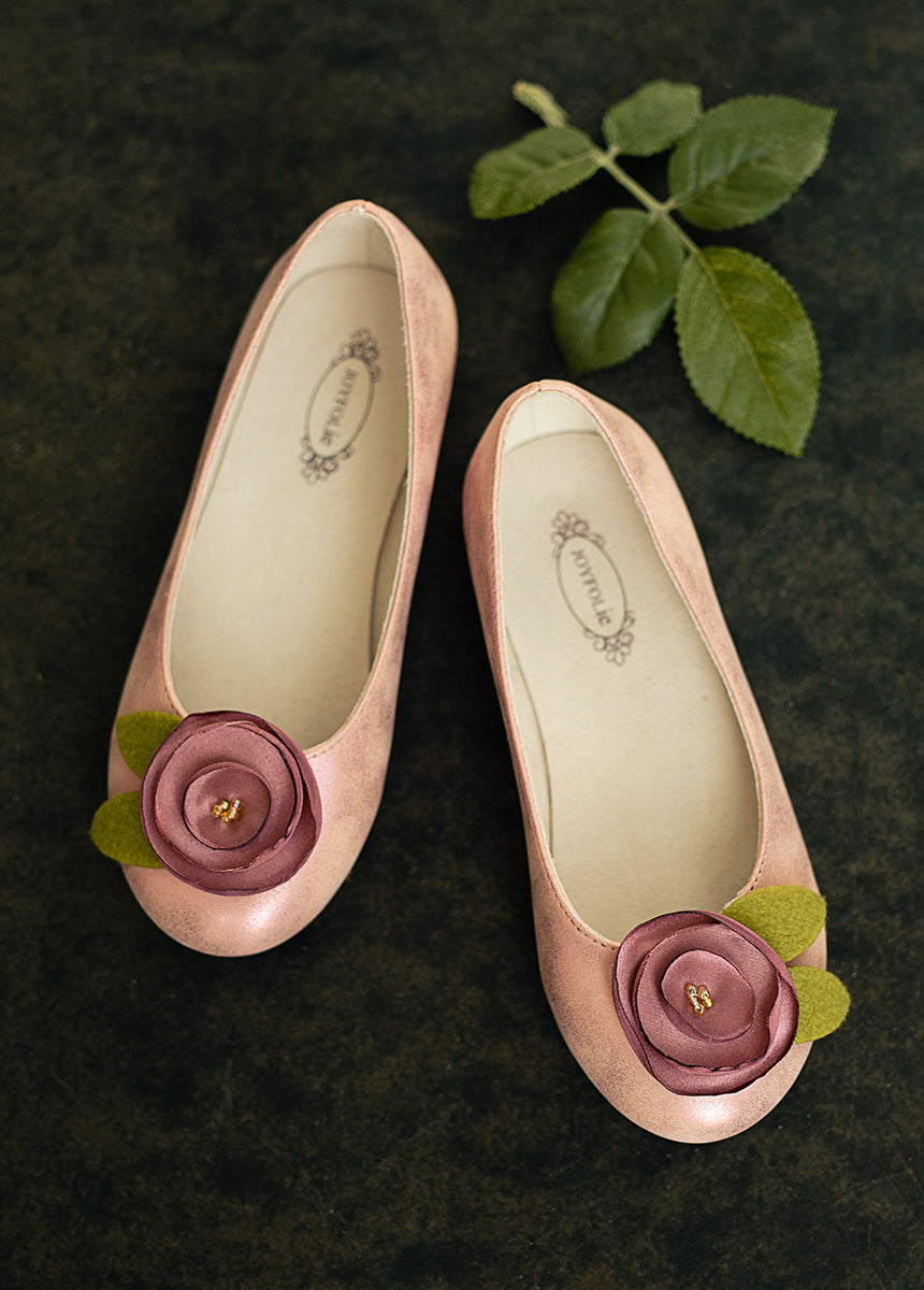 Charlotte Flat in Rose