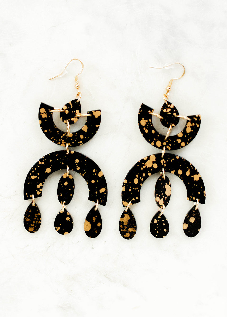 Eruda Earrings in Black