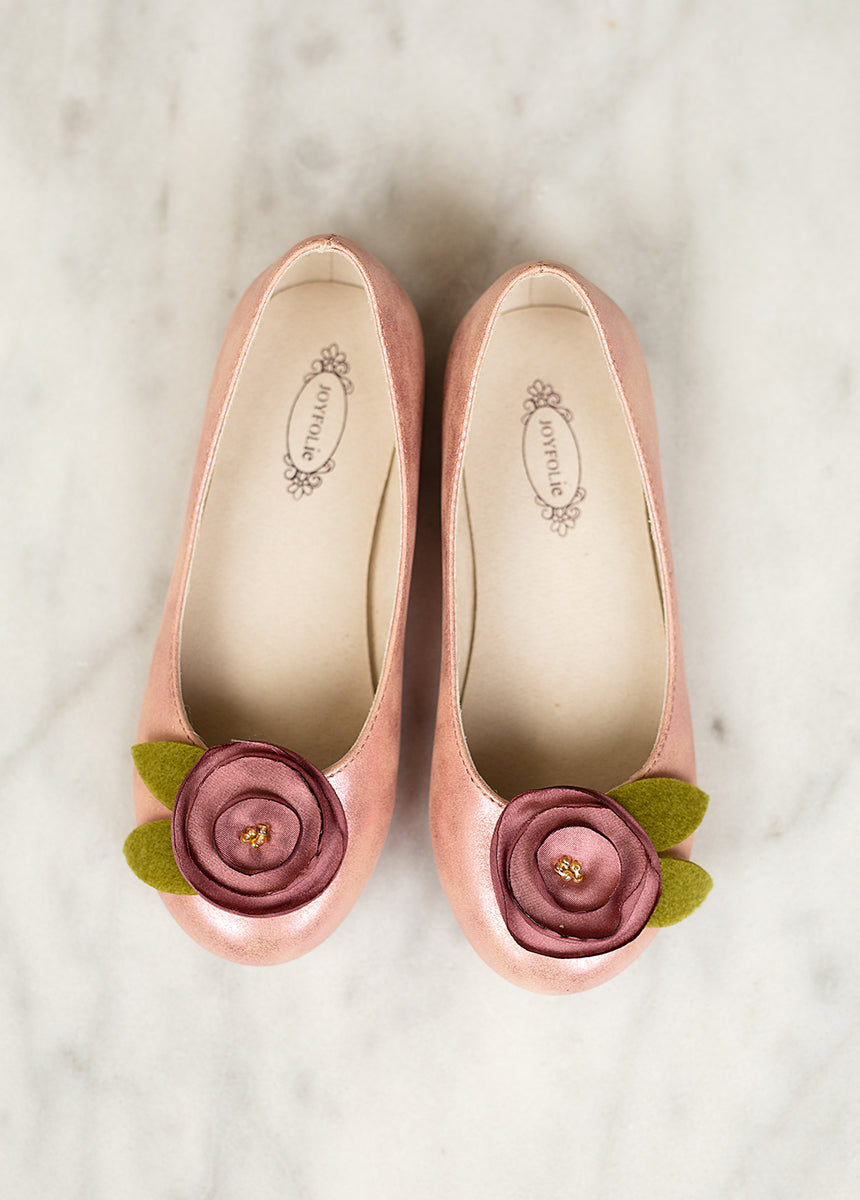 Charlotte Flat in Rose