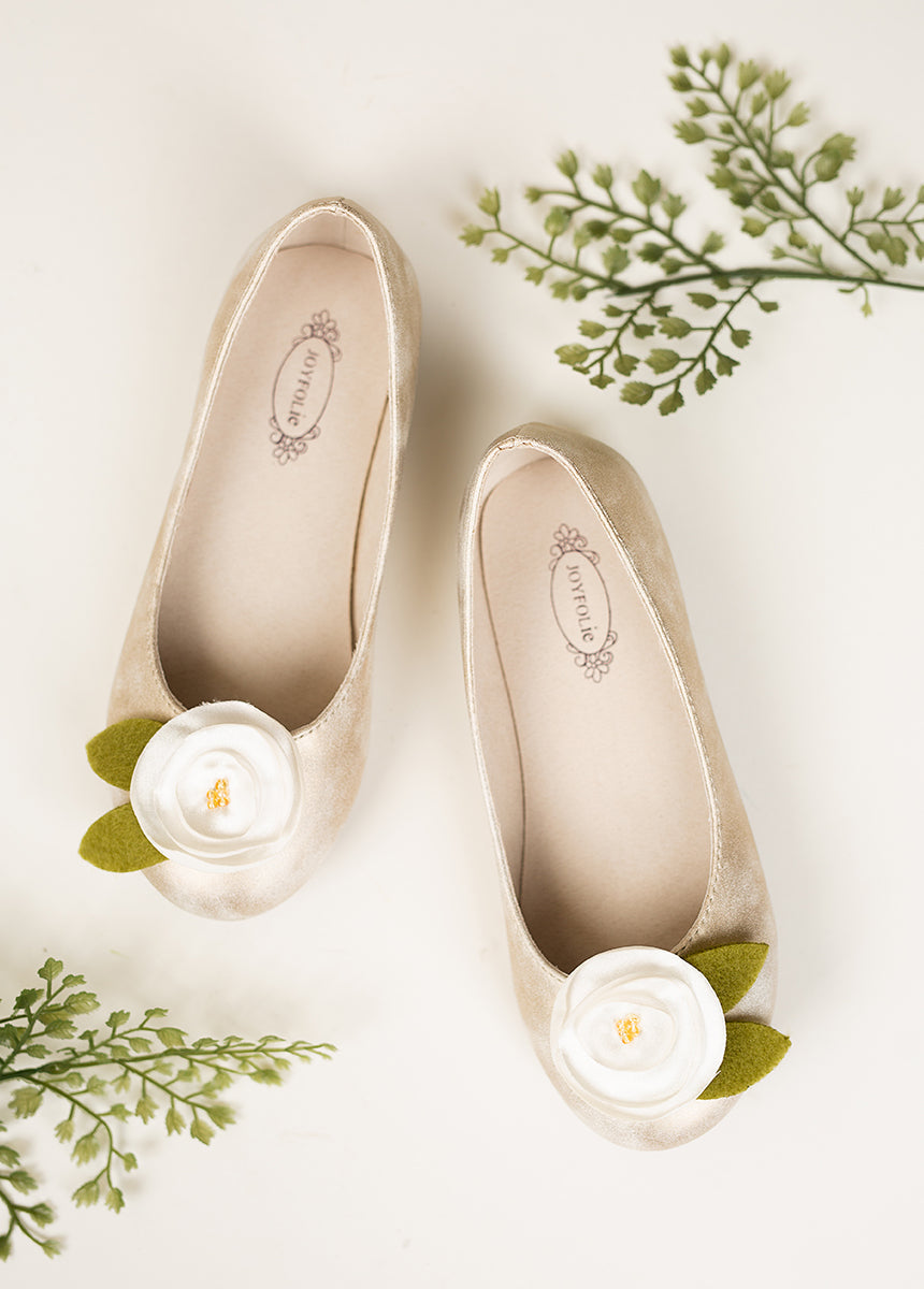 Charlotte Flat in Cream & Gold