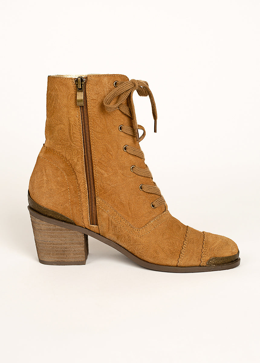 Bonnie Boot in Pecan