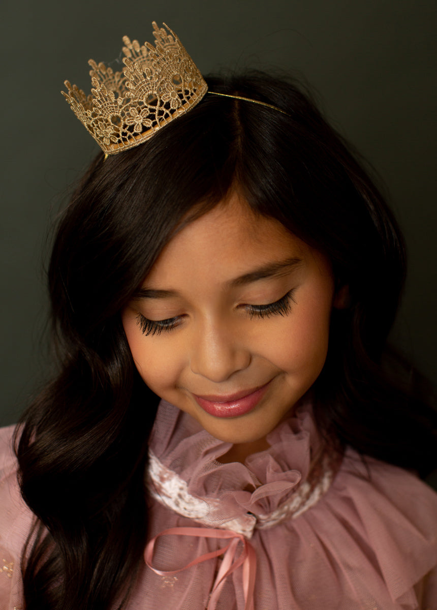 Majik Cape & Crown in Ashe Rose Star