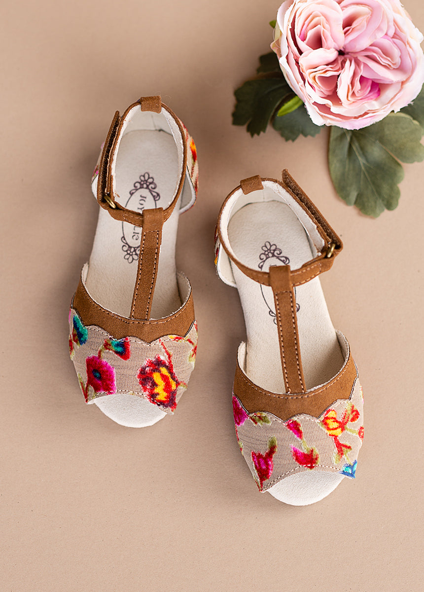 Stella Sandal Flat in Multi Floral