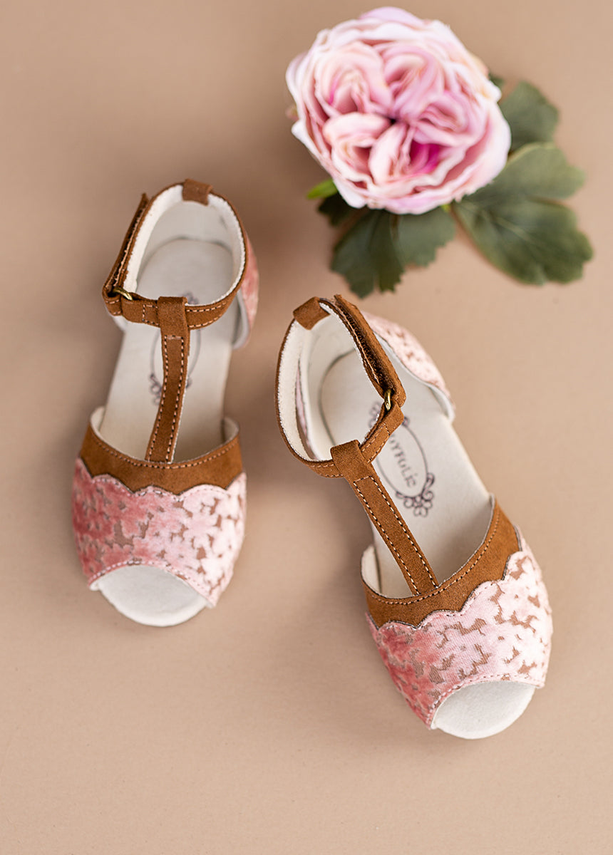 Stella Sandal Flat in Light Pink